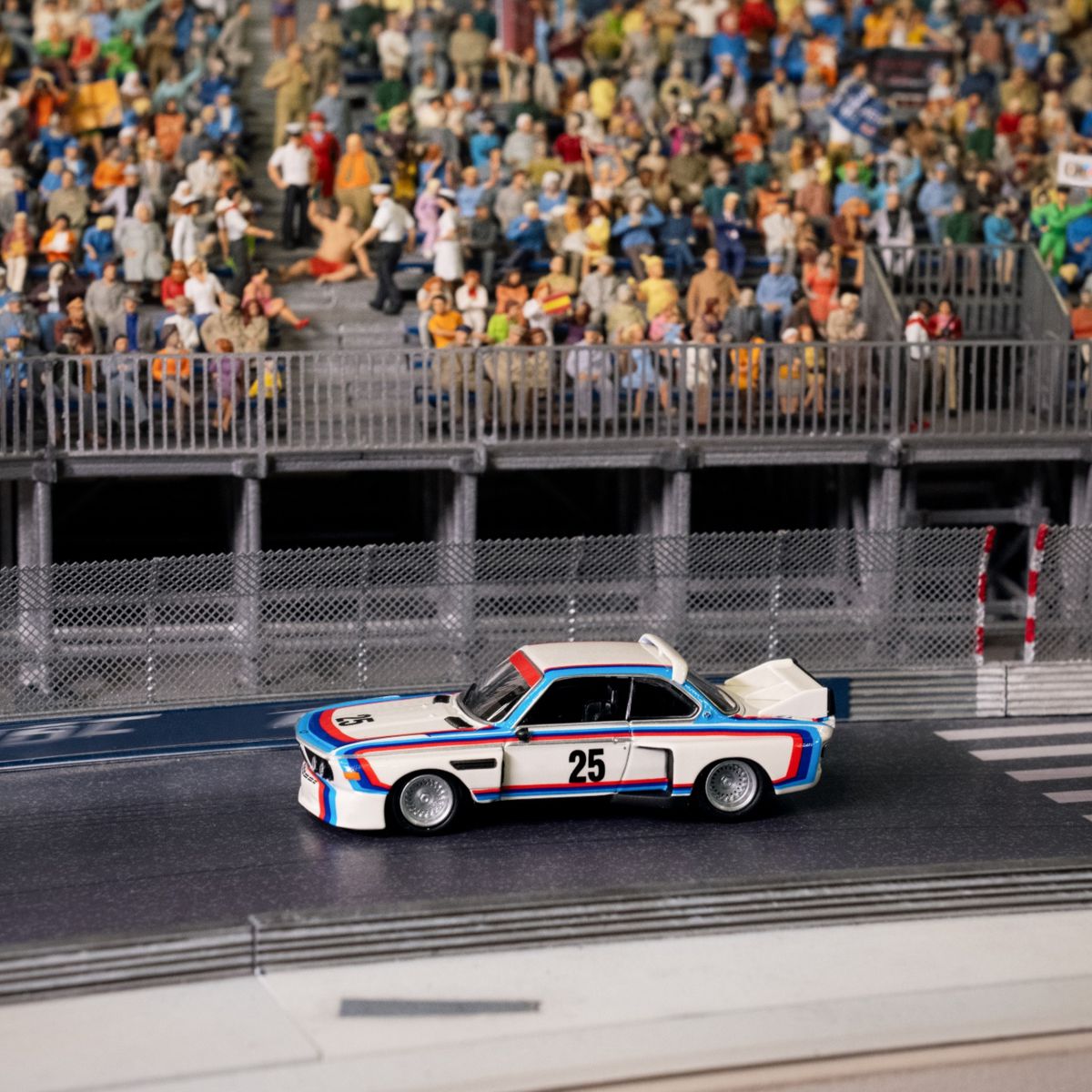 BMW 3.0 CSL微型車1:64